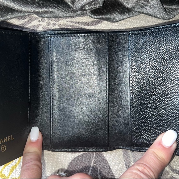 CHANEL Caviar leather wallet - Picture 6 of 10